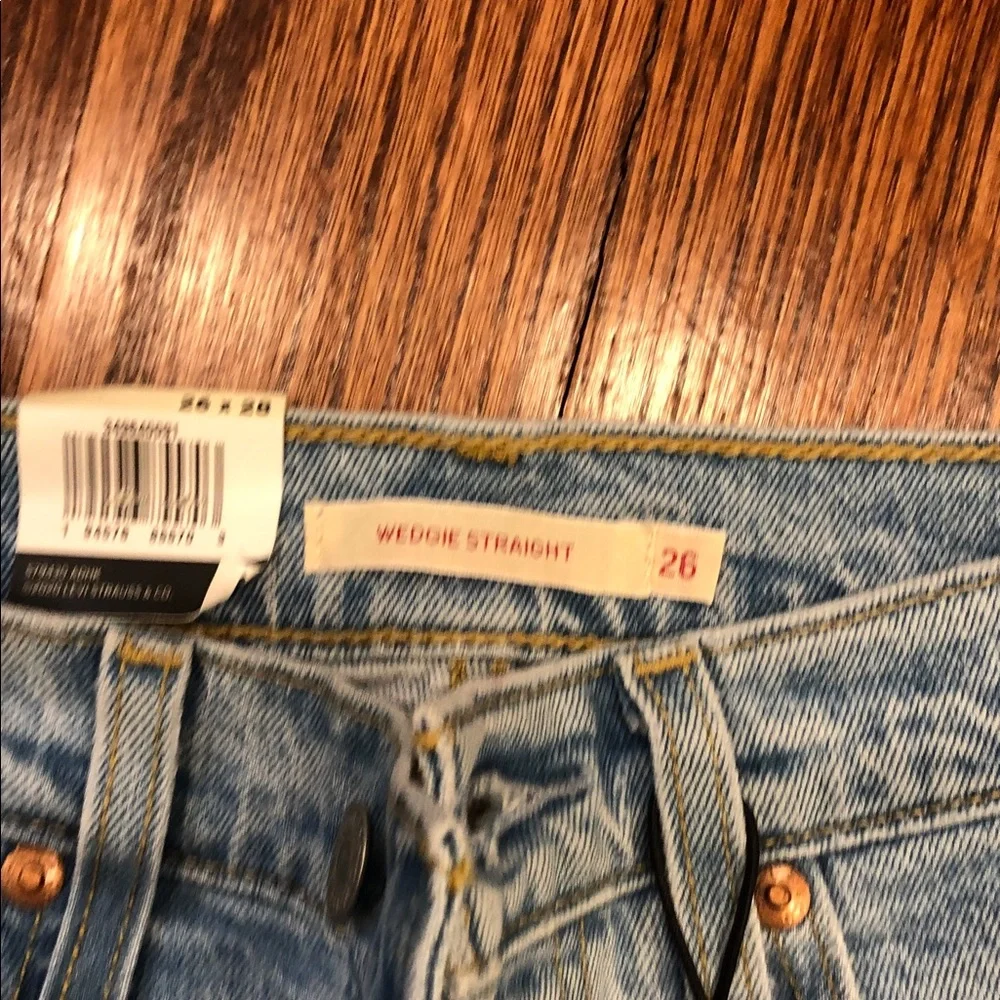 Levi's Light Blue Ripped Jeans.SZ 26. NWT - Picture 5 of 10